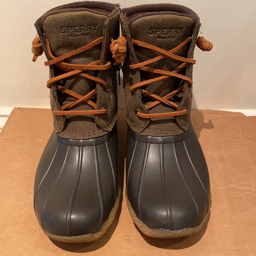 Sperry saltwater duck boot brown/olive women’s size 6.5